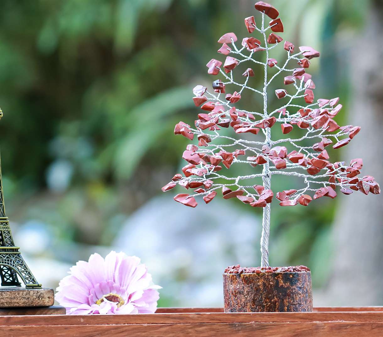 Red Jasper Crystal Tree – Perfect Gift for Motivation, Calmness & Elegant Office Décor