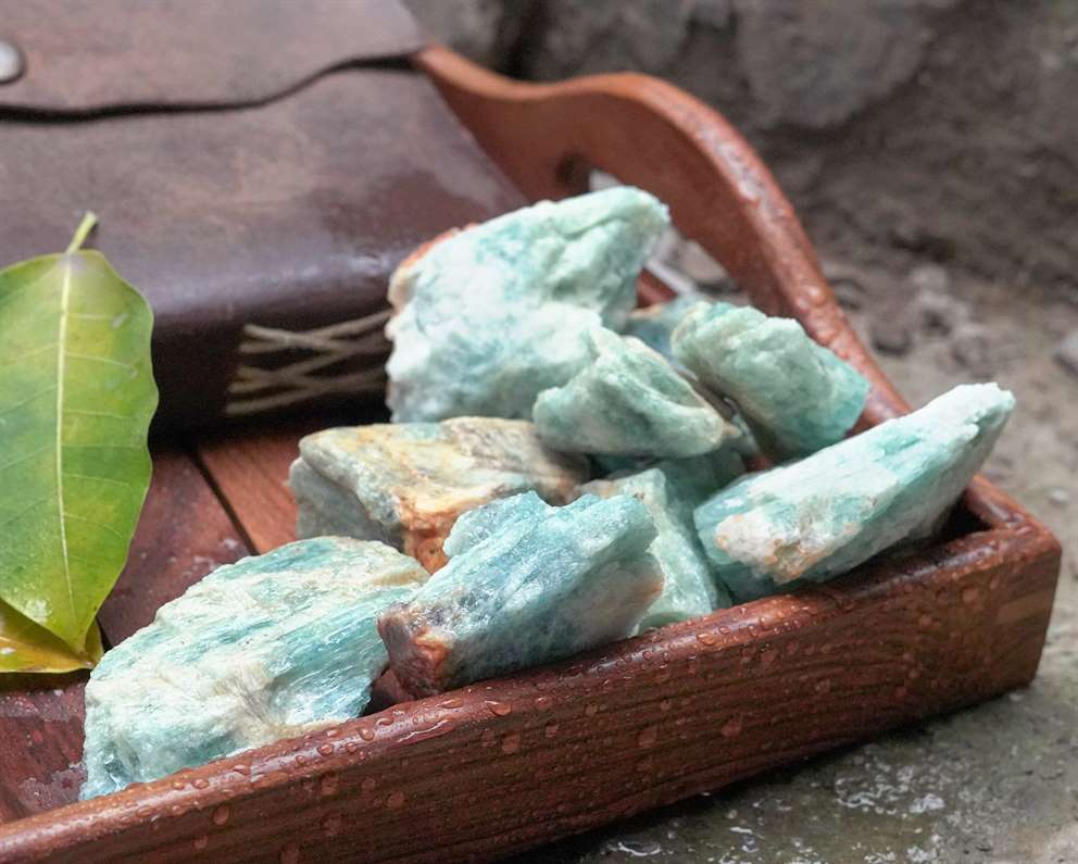 Aquamarine Rough/Raw Natural Crystal for Tumbling Chakra Balancing