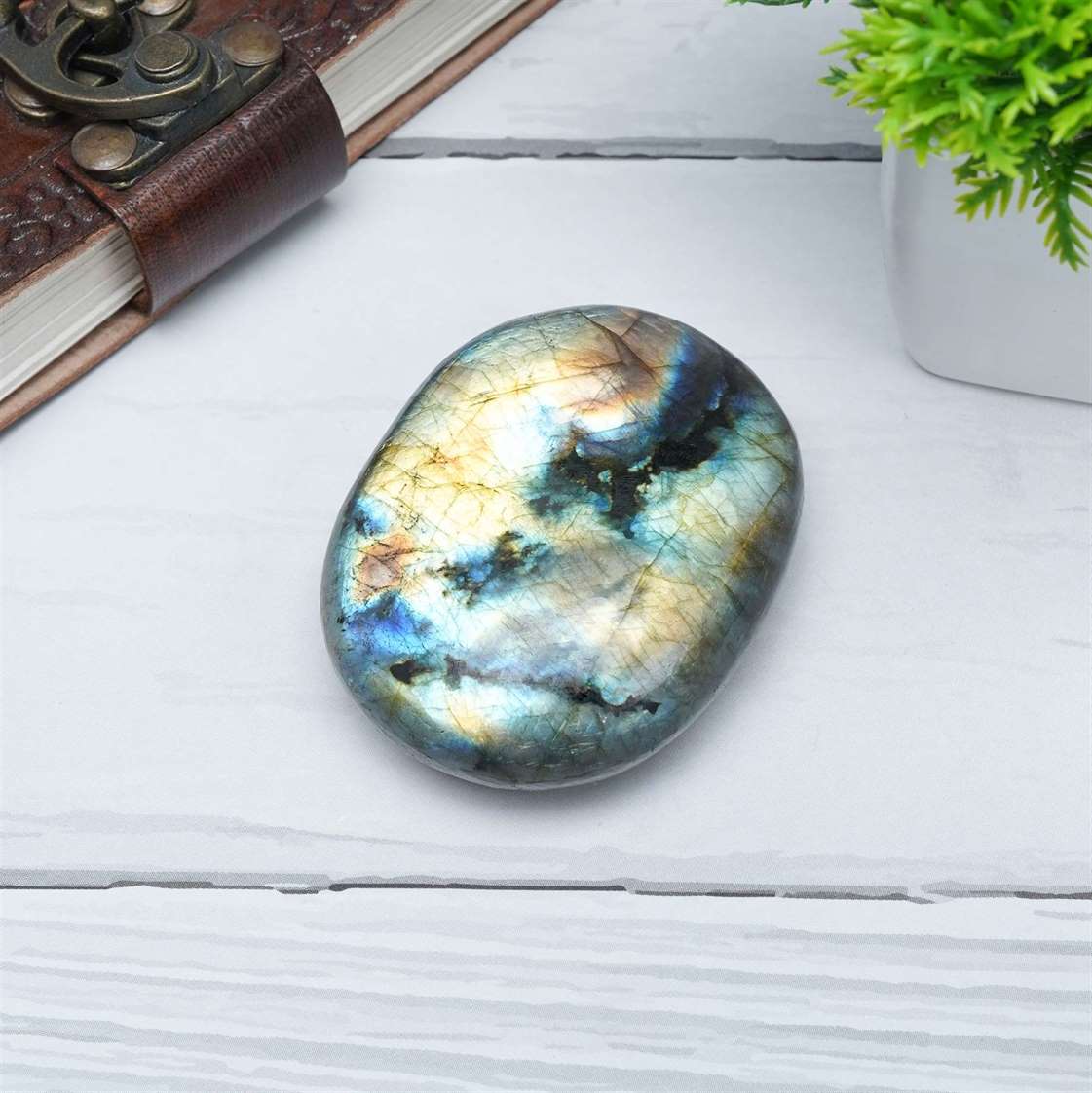 Labradorite Crystal Palmstone (Intuition, Enhance Creativity)