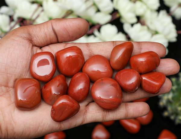 Red jasper tumble stone