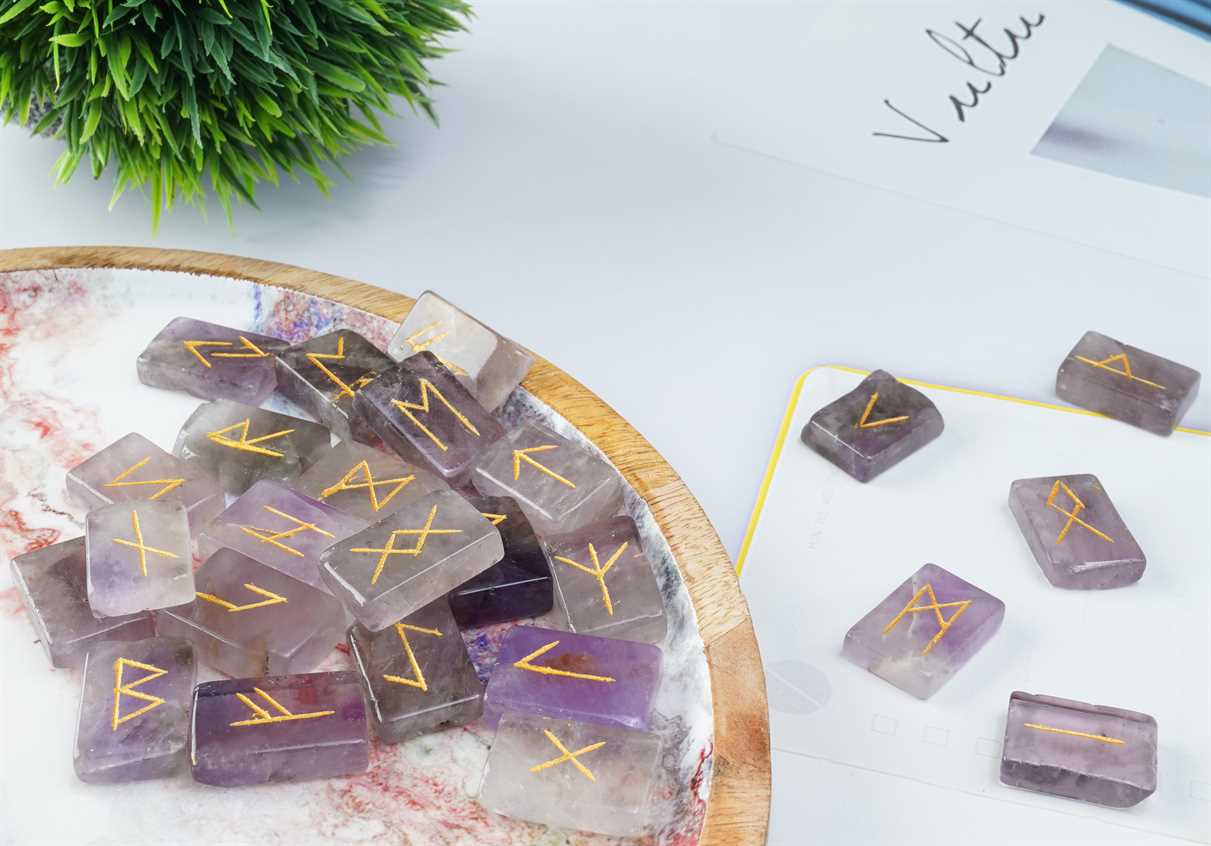 Amethyst Gemstone Rune 25 pcs Set