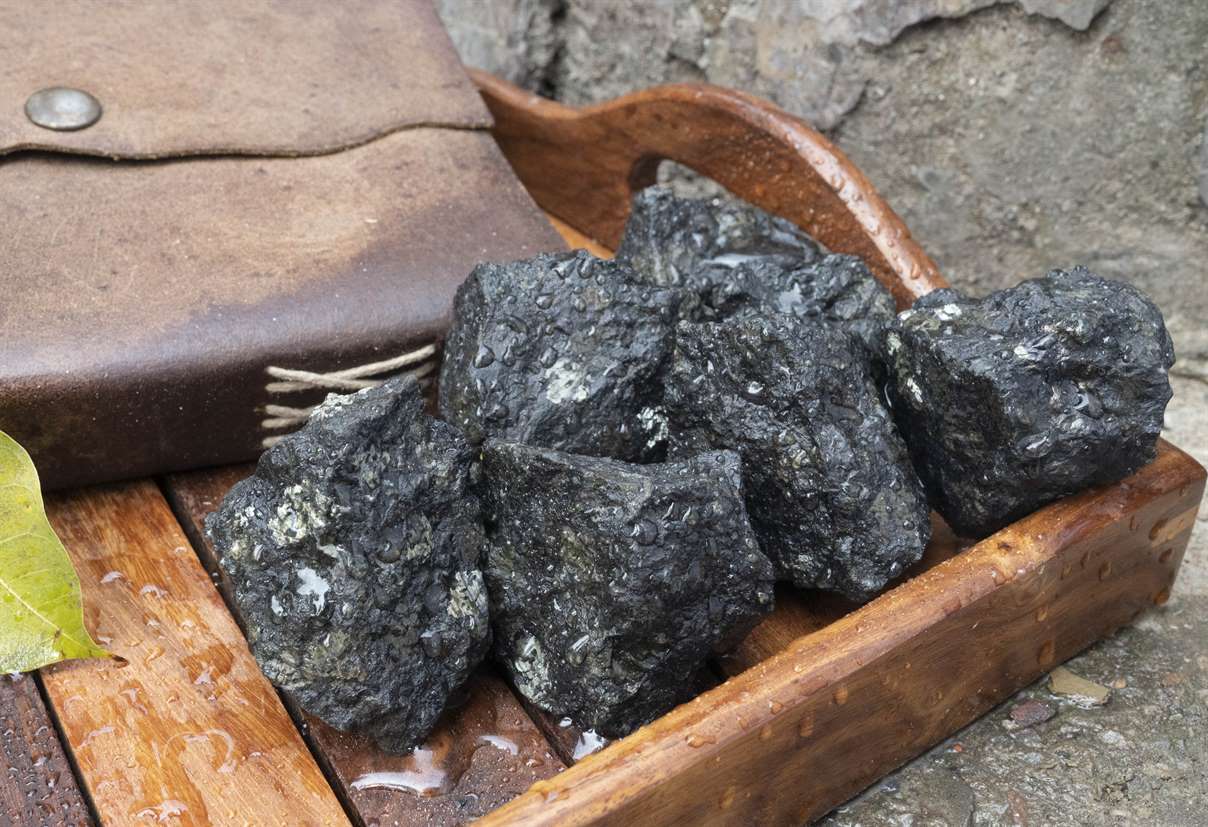 Nuummite Rough/Raw Natural Crystal for Tumbling Chakra Balancing